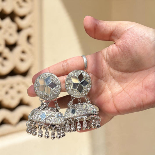 Aaina Jhumka