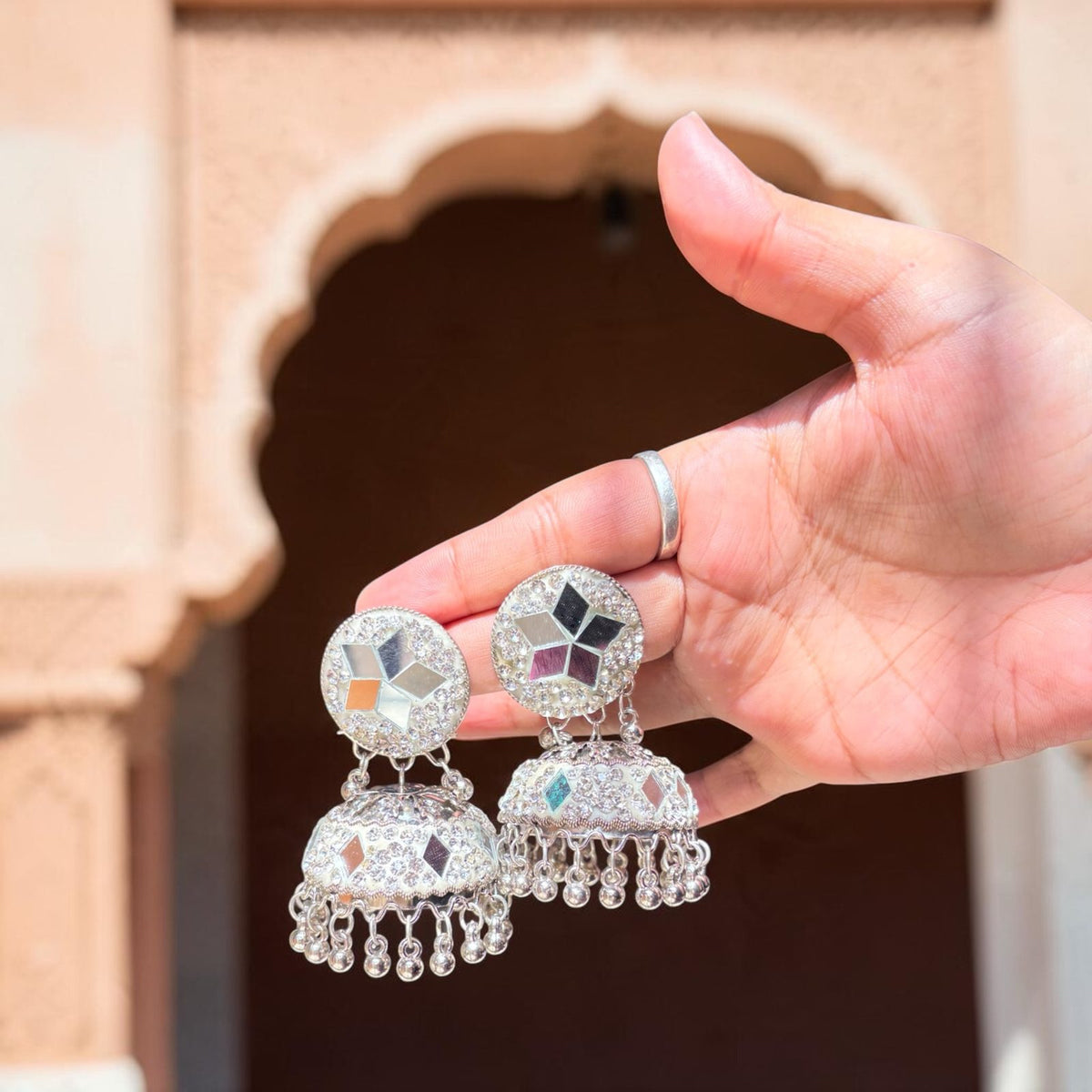 Aaina Jhumka