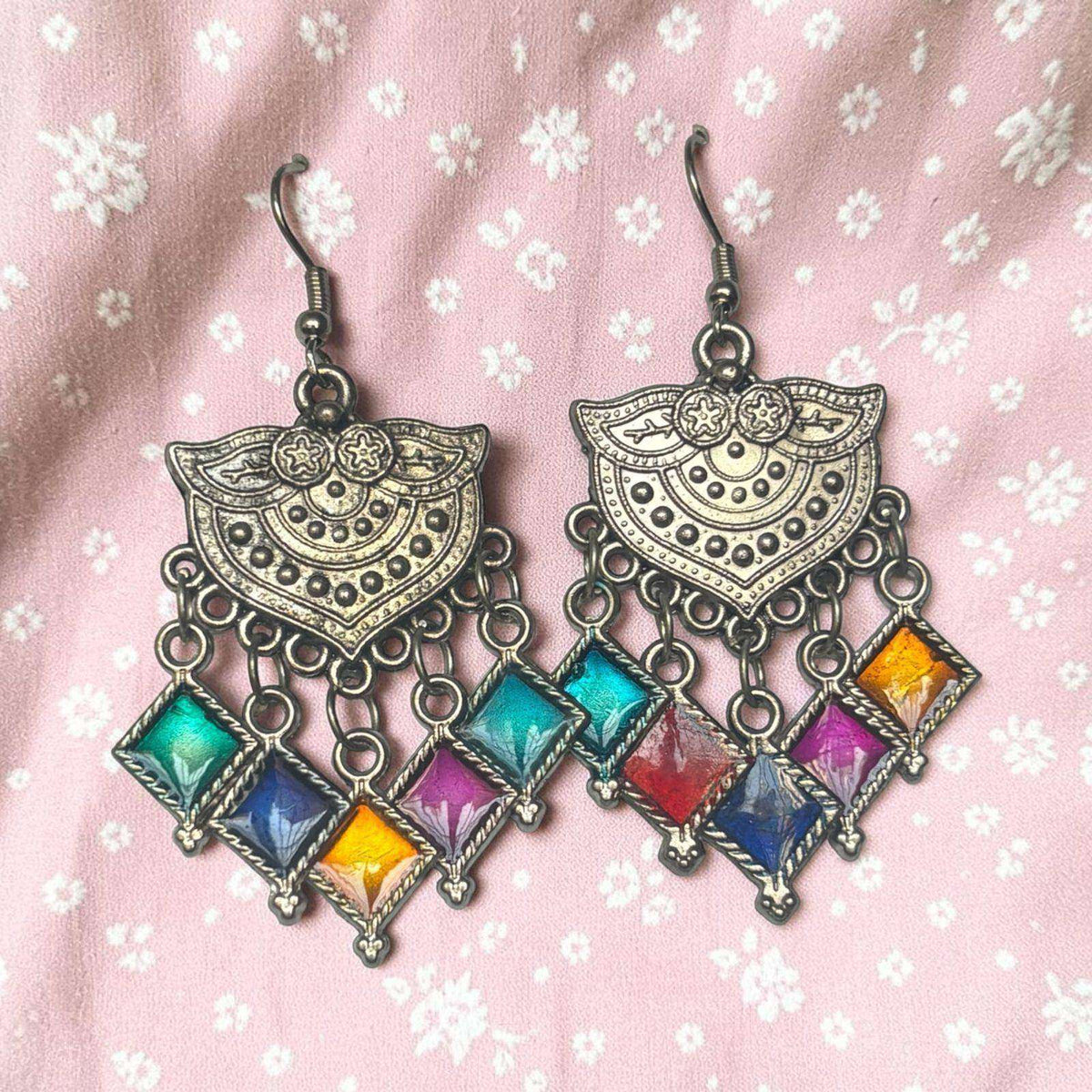 Satrangi Hasli Necklace Set